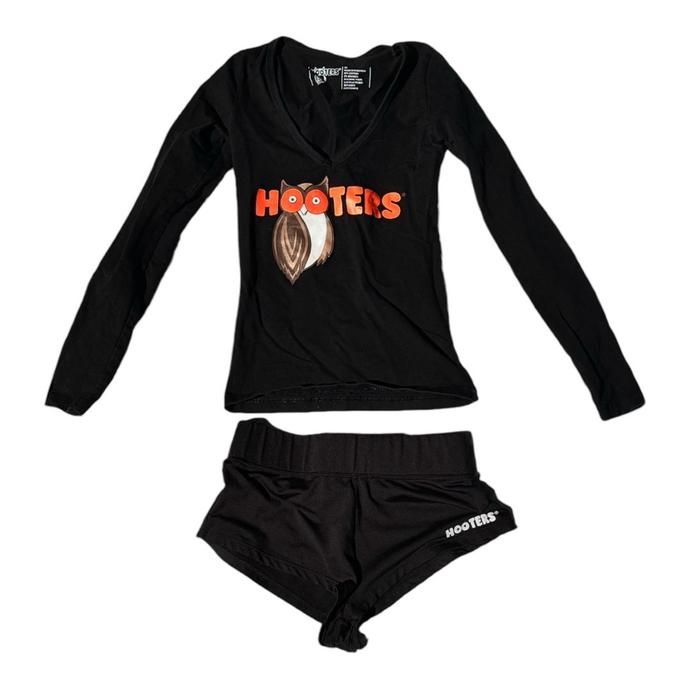 BLACK LONGSLEEVE HOOTERS UNIFORM